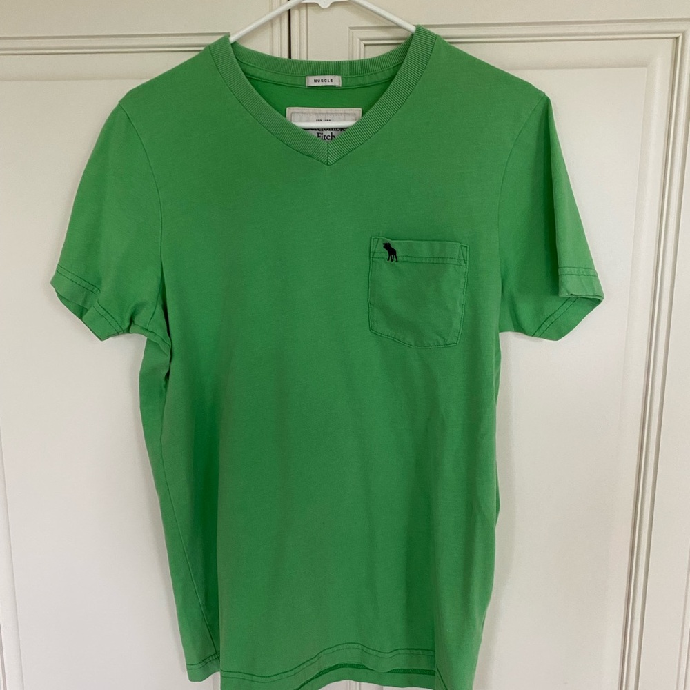 a&f vneck tee